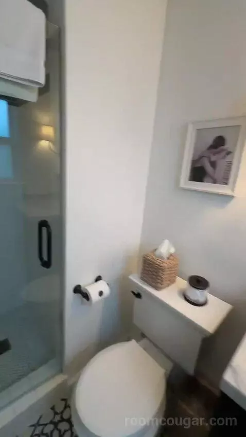 Queen Room with Garden View (#9) bathroom picture #6