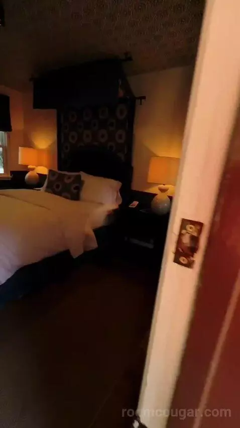 Queen Room with Garden View (#9) bed picture #1