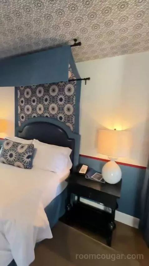 Queen Room with Garden View (#9) bed picture #3