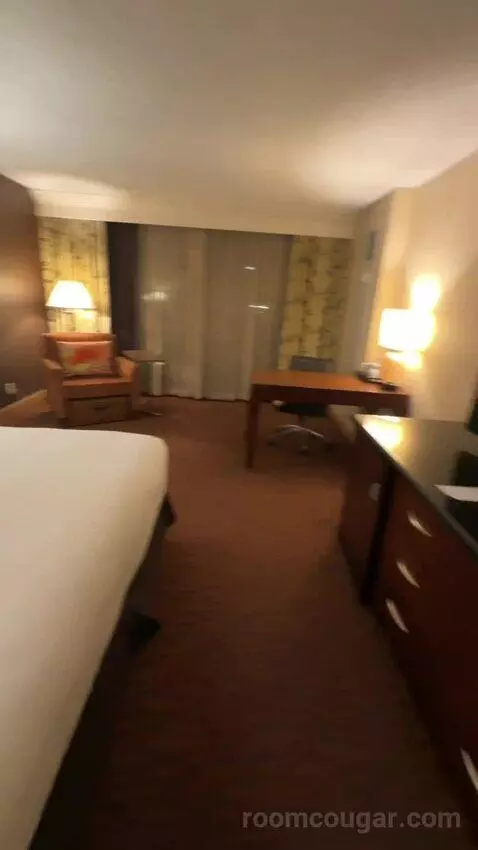 King Room (#668) bed picture #10