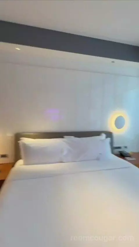 Fabulous Room, Guest Room, 1 King, City View (#1520) bed picture #5