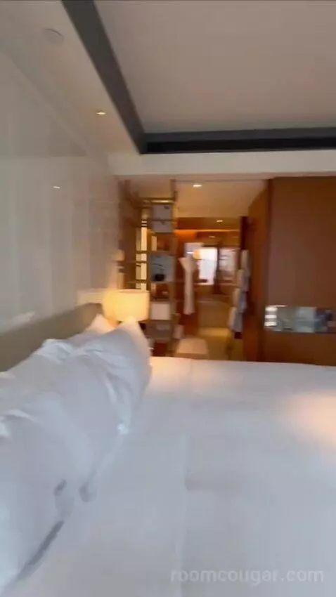 Spectacular Room, Guest Room, 1 King, Taipei 101 View (#1519) bed picture #9