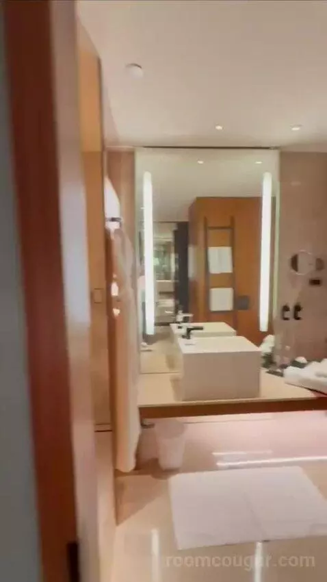 Wonderful Room, Guest Room, 2 Double, City View (#1511) bathroom picture #2