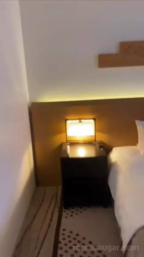 King Room bed picture #6