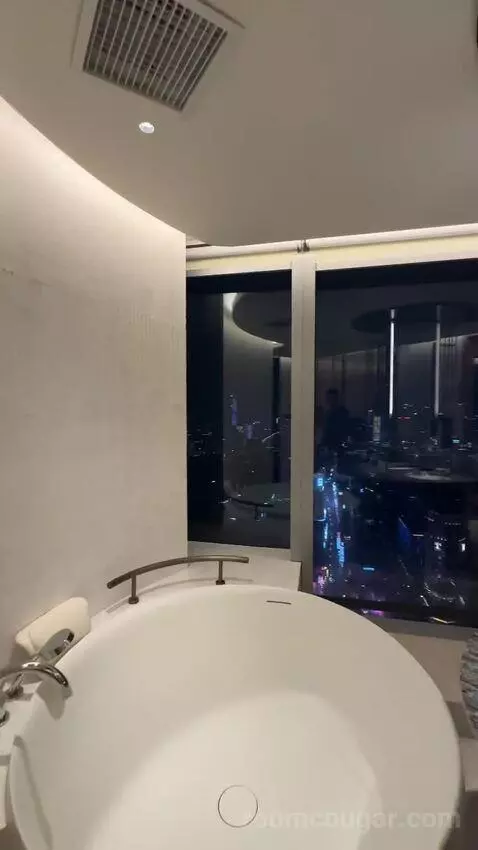 King Premium Bund View Suite (#6003) bathroom picture #12