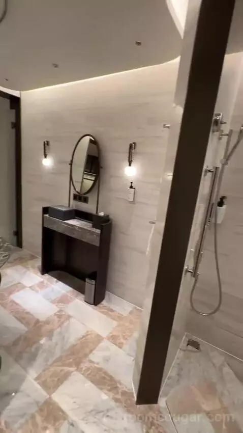 City View Suite (#5607) bathroom picture #3