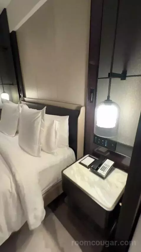 Premier Canal View King (#2220) bed picture #5