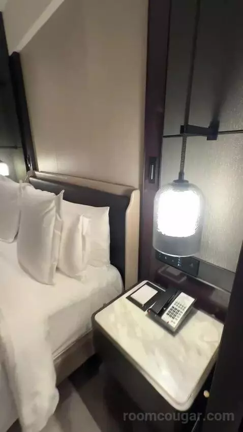 Premier Canal View King (#2220) bed picture #7