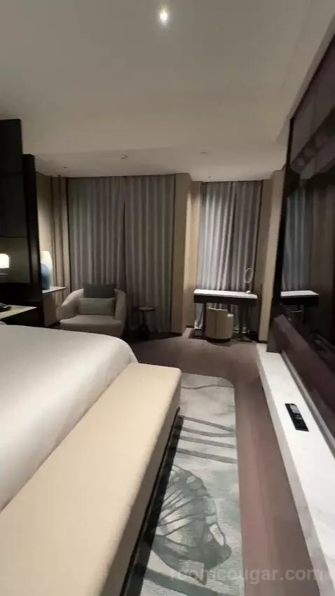Hangzhou Suite bed picture #4