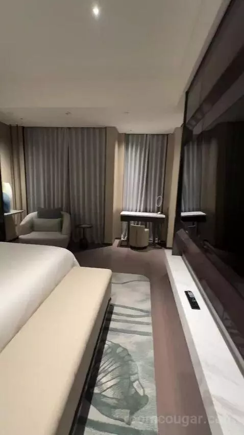 Hangzhou Suite bed picture #6