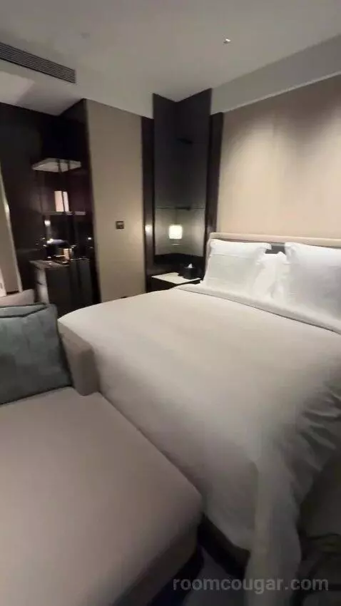 Executive King (#2817) bed picture #7