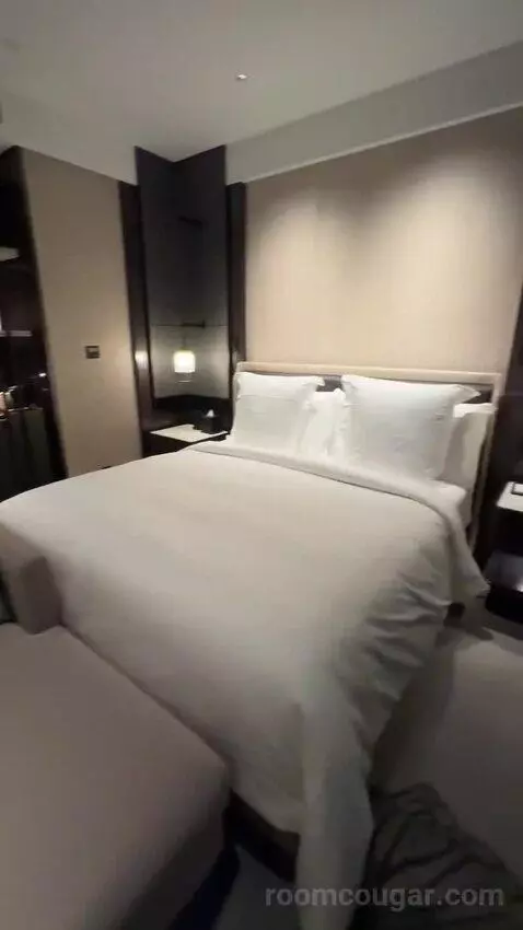 Executive King (#2817) bed picture #9
