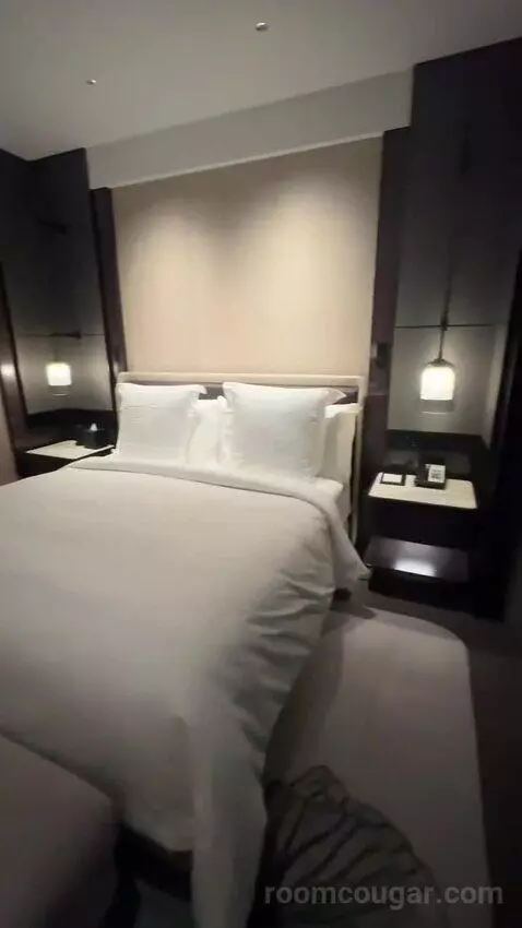 Executive King (#2817) bed picture #12