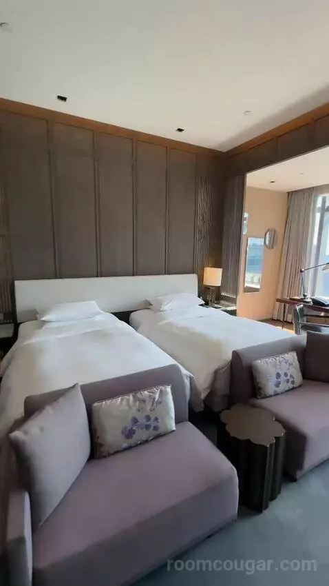 2 Twin Beds with River View (#4416) bed picture #3