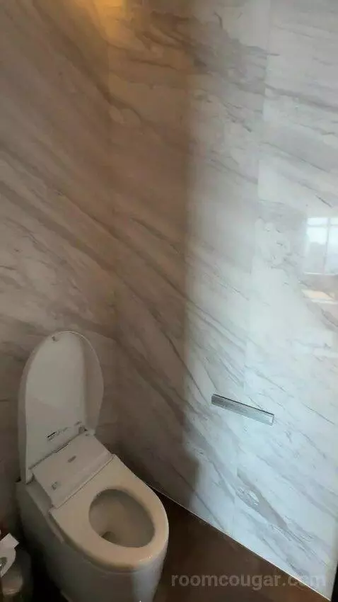 2 Twin Beds with River View (#4416) bathroom picture #1