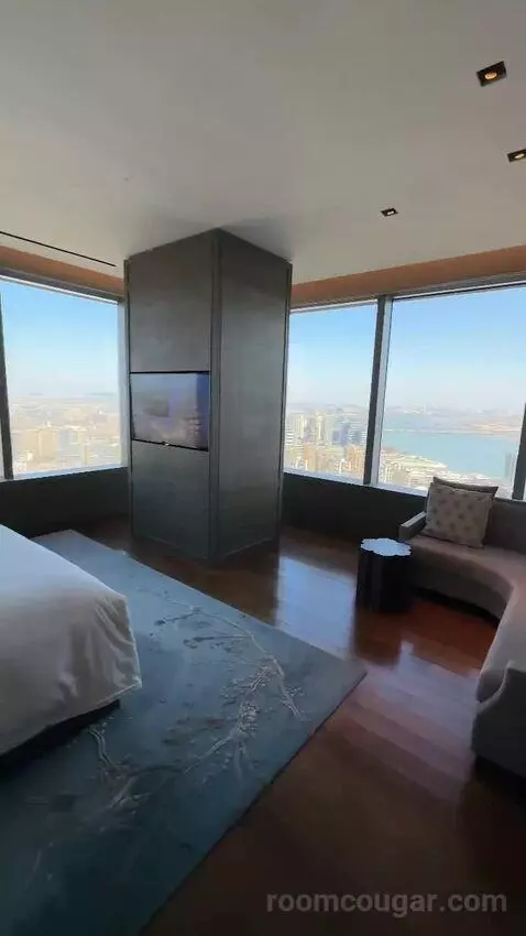 Park Suite bed picture #5
