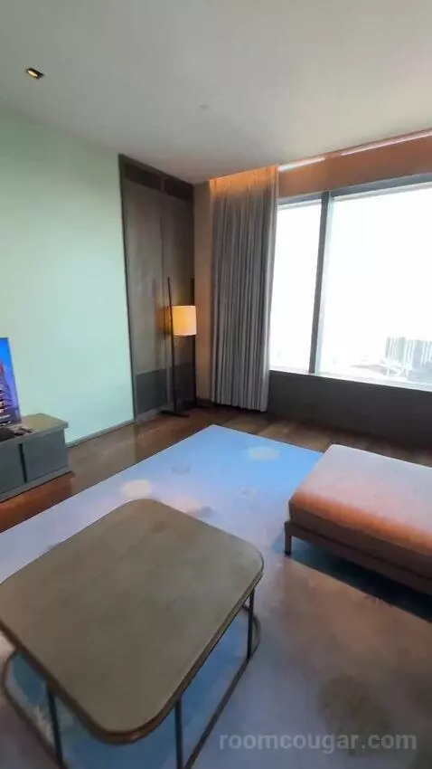 Park Suite bed picture #4