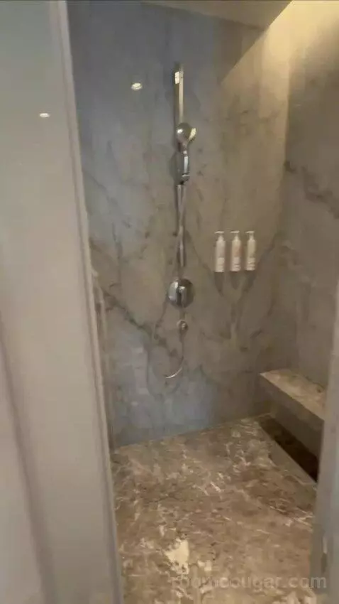 One-Bedroom Executive Grand King Suite with Executive Lounge Access (#3225) bathroom picture #7