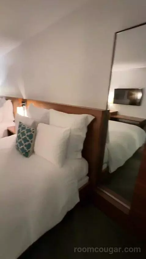 Sky Pad (2 Queen) bed picture #4