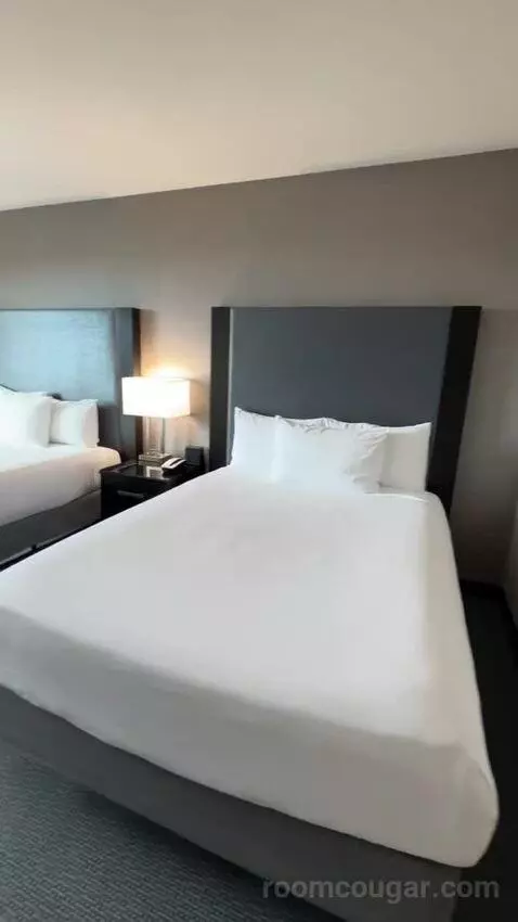 Queen Room with Two Queen Beds (#1433) bed picture #1