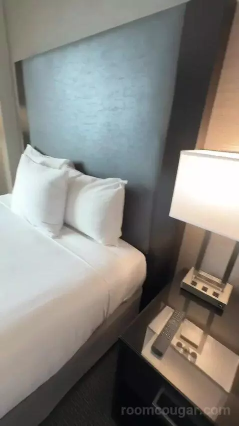 Queen Room with Two Queen Beds (#1433) bed picture #7