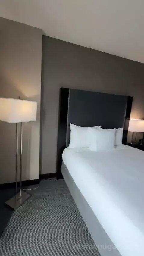 Queen Room with Two Queen Beds (#1433) bed picture #11