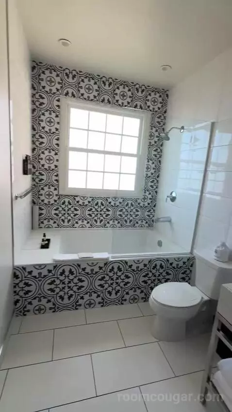 Classic King Room with Ocean View (#905) bathroom picture #8