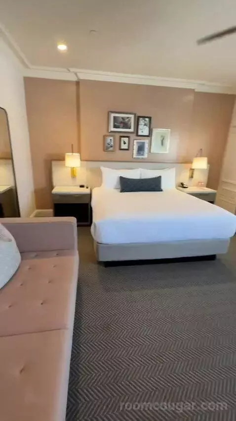 Classic King Room with Ocean View (#905) bed picture #4