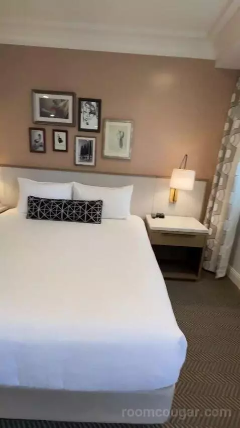 Classic King Junior Suite (#903) bed picture #2
