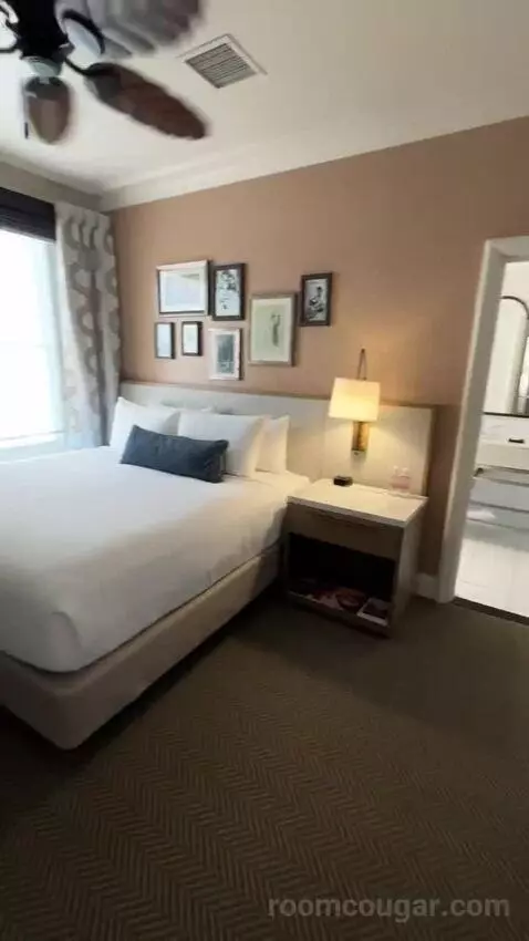 Sunset Suite (Sunset) bed picture #1
