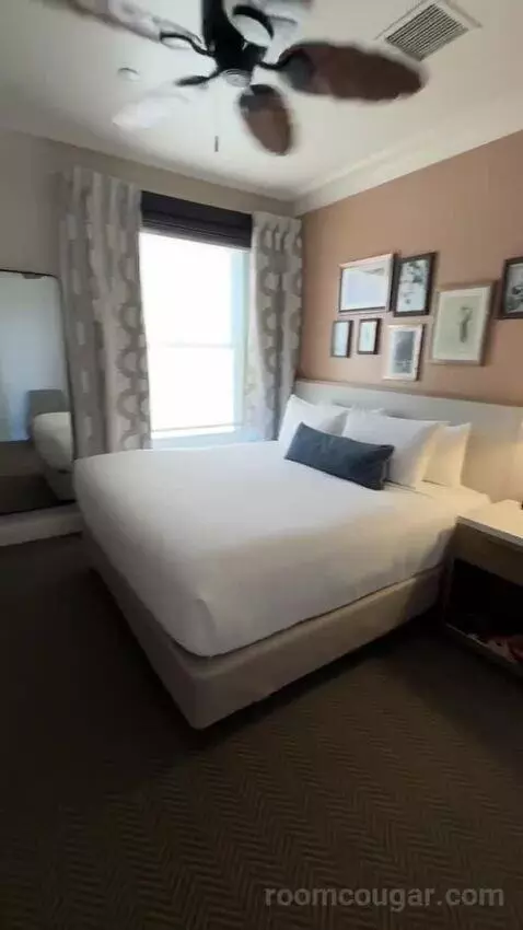 Sunset Suite (Sunset) bed picture #4