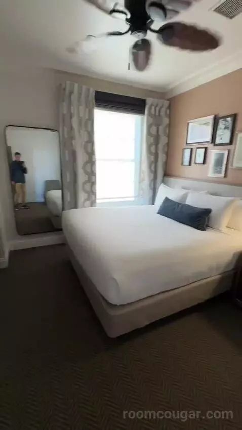 Sunset Suite (Sunset) bed picture #5