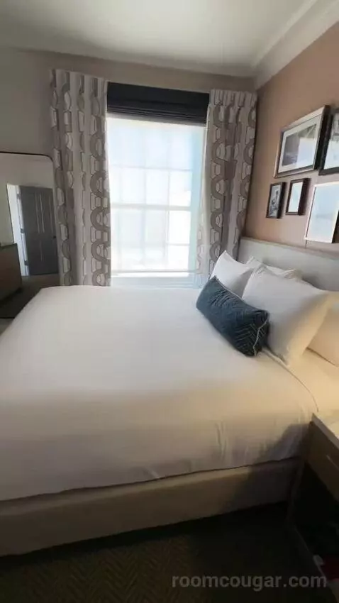 Sunset Suite (Sunset) bed picture #9