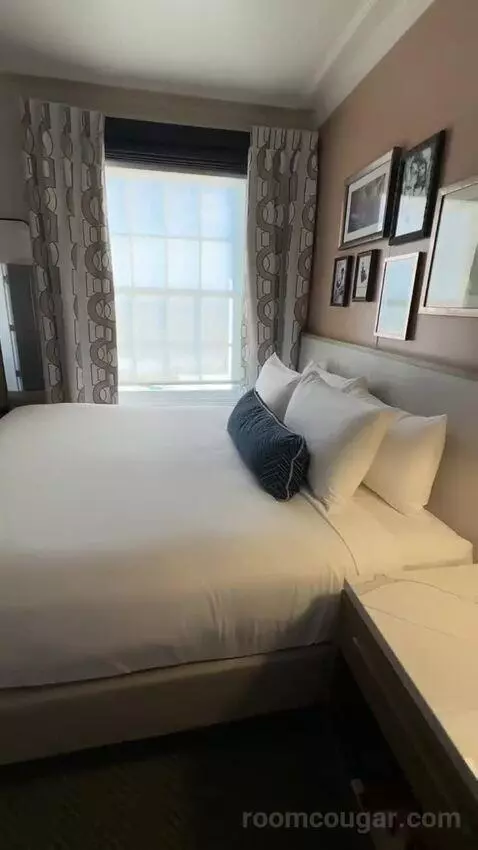 Sunset Suite (Sunset) bed picture #12