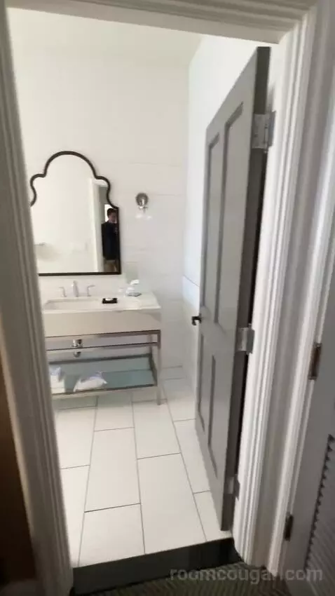 Sunset Suite (Sunset) bathroom picture #1