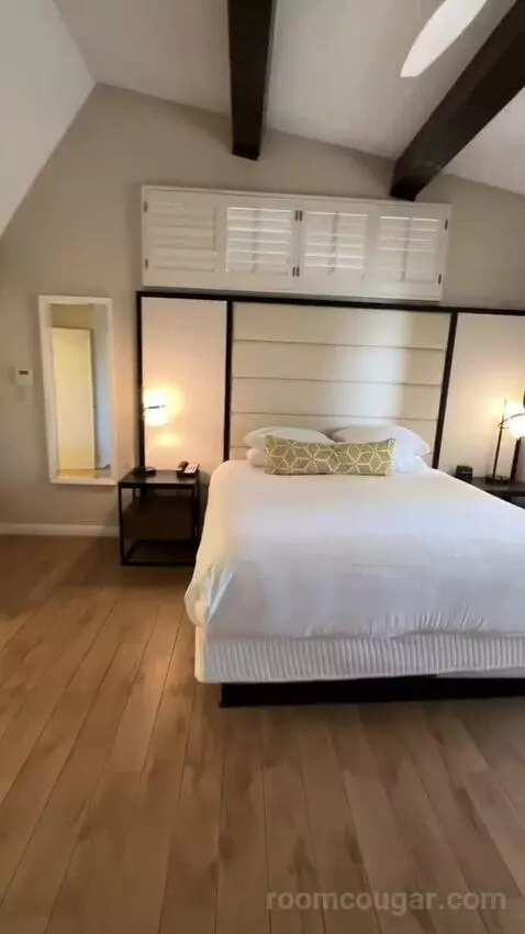 Windansea Suite (#500) bed picture #1