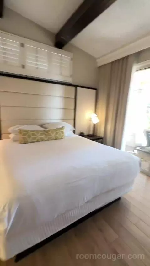 Windansea Suite (#500) bed picture #6