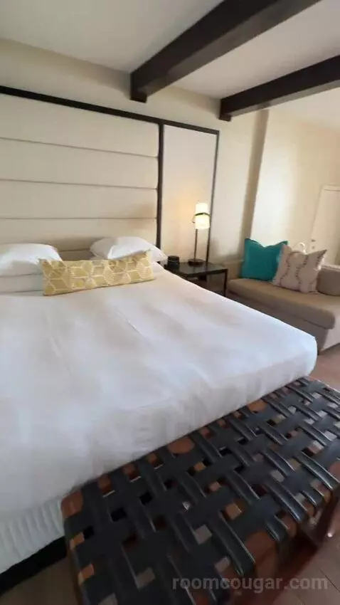 Waterview Villa King (#526) bed picture #7