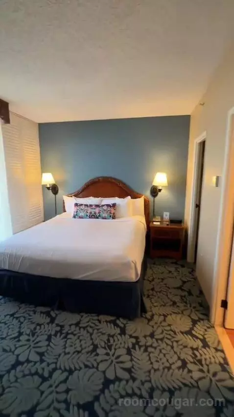 Bay View Tower Suite (#651) bed picture #4