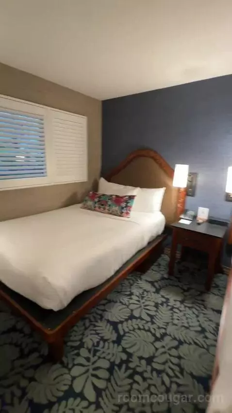 Bay Front Room First Floor Two Beds (#510) bed picture #4