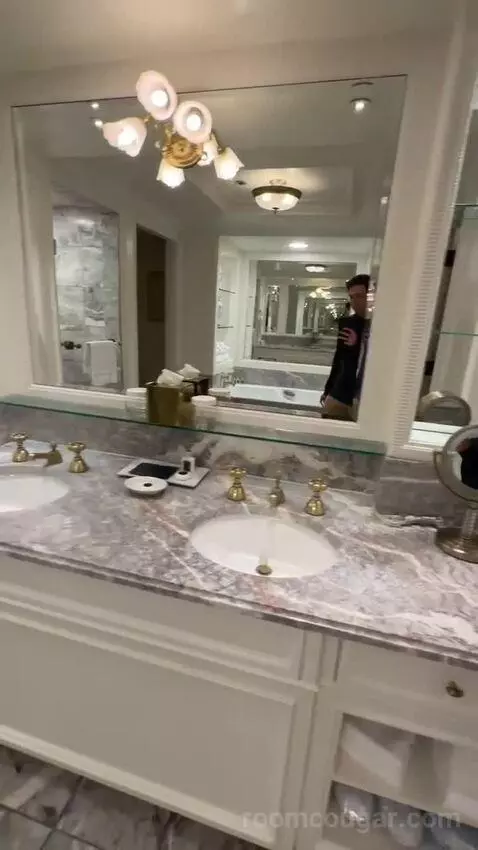 Executive Suite (#1890) bathroom picture #5