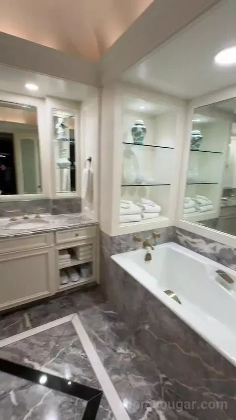 Royal Suite (#1903) bathroom picture #4