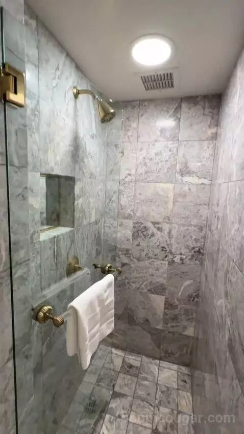 Royal Suite (#1903) bathroom picture #10