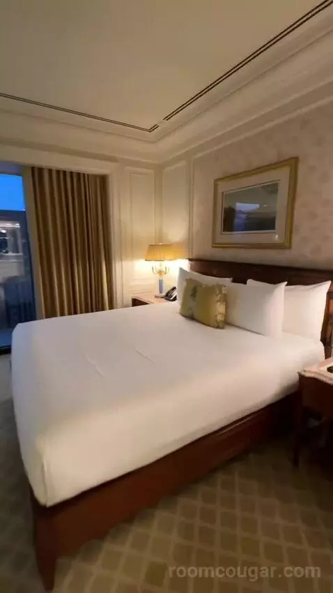 Royal Suite (#1903) bed picture #8