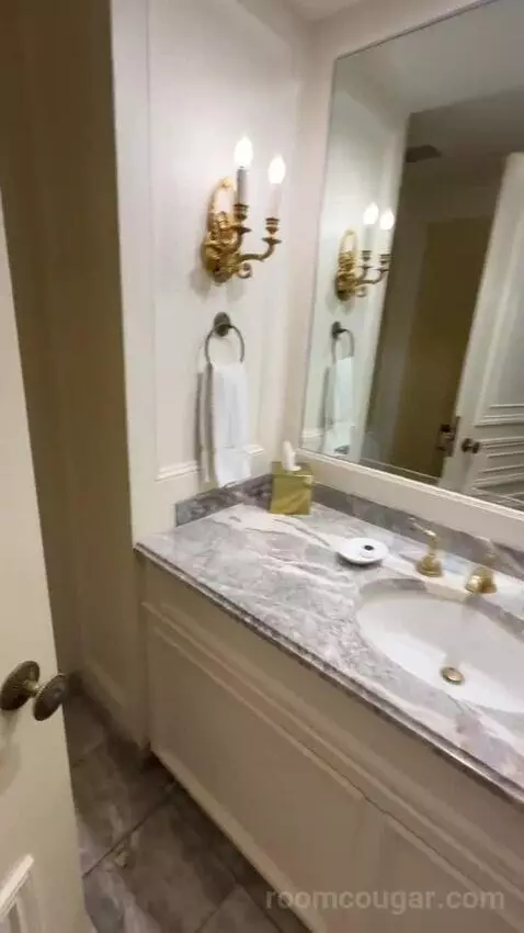 Royal Suite (#1903) bathroom picture #1