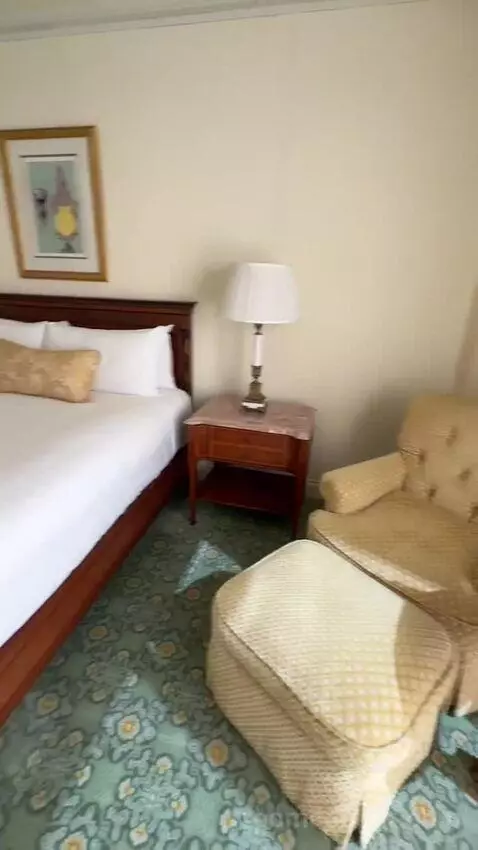 Premier View 1 King Room (#1292) bed picture #5