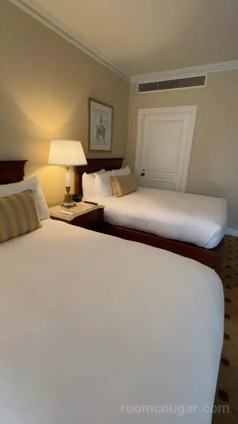 Premier View 2 Double Room (#1289) bed picture #4