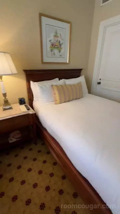 Premier View 2 Double Room (#1289) bed picture #8