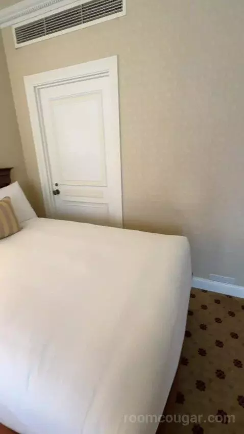 Premier View 2 Double Room (#1289) bed picture #10