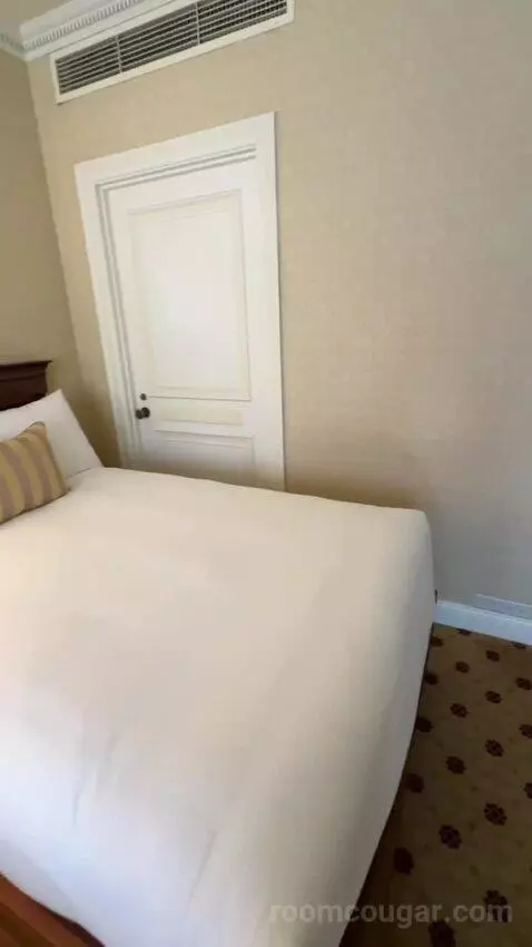 Premier View 2 Double Room (#1289) bed picture #11